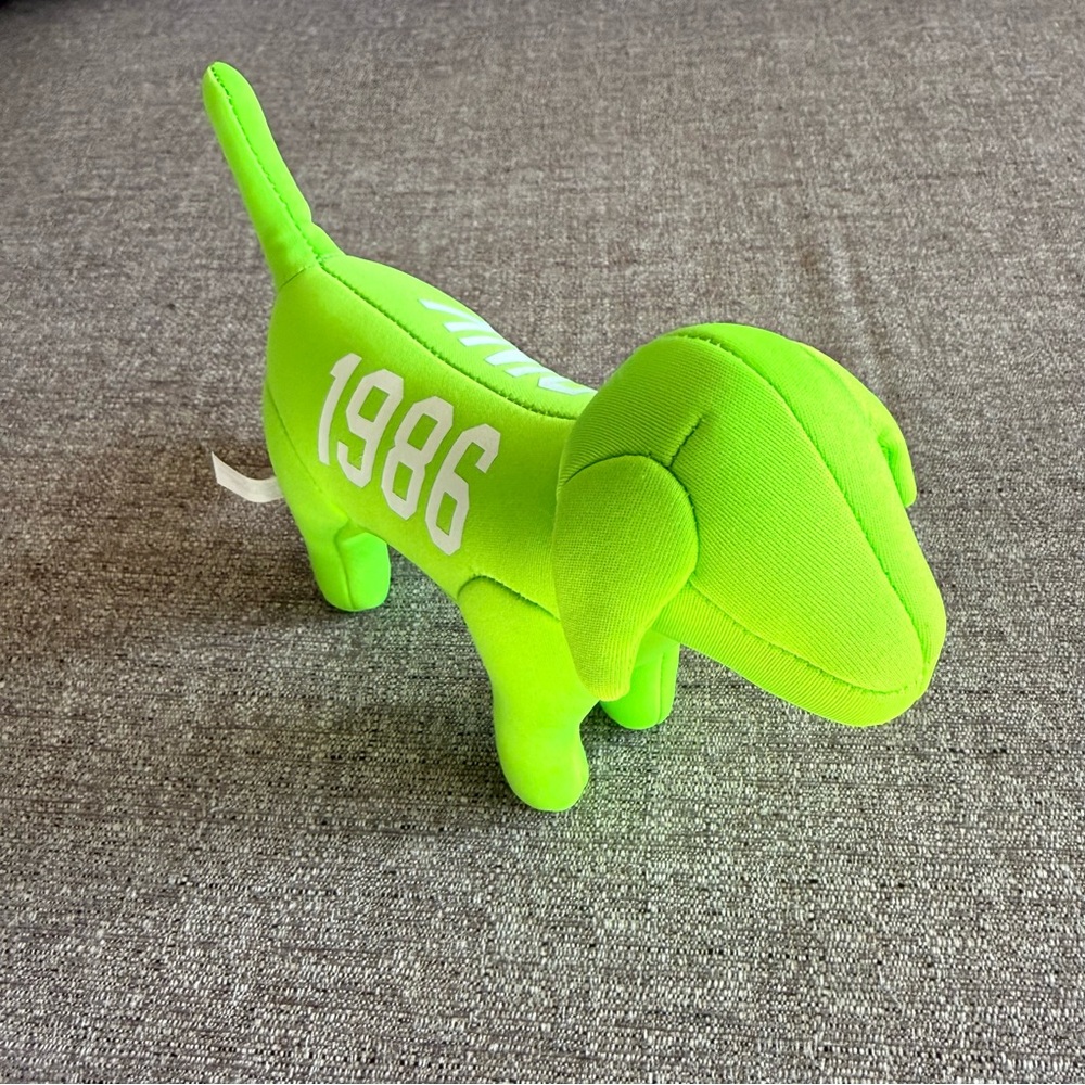 PINK (VICTORIA'S SECRET) 1986 Green Dog